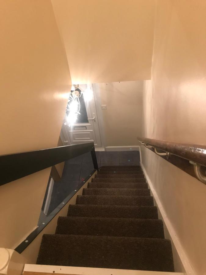 울버햄프턴 New Cross House 아파트 외부 사진